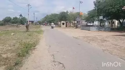 மேட்டுப்பாளையம்: ஜடையம்பாளையம் ஊராட்சியில் இரண்டு கோடியே 24 லட்சம் மதிப்பீட்டில் சாலை அமைக்க பூமி பூஜை நடைபெற்றது