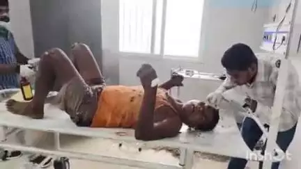आरा: बहोरनपुर थाना क्षेत्र के गौरा बाजार में अज्ञात वाहन ने पैदल जा रहे अधेड़ को टक्कर मारी, गंभीर रूप से जख्मी