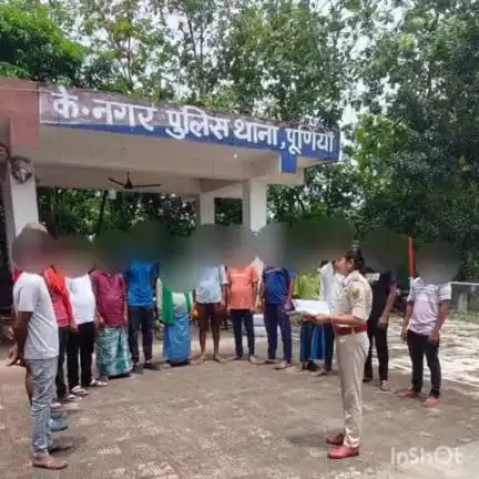 कृत्यानंद नगर: पूर्णिया पुलिस अधीक्षक के निर्देश पर जिले के सभी थानों में गुंडा परेड कराया गया, लाल नोटिस भी जारी किया गया