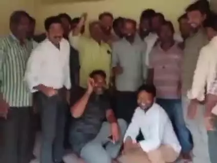 ధర్మవరం మున్సిపల్ ఇంజనీరింగ్ అవుట్సోర్సింగ్ సెక్షన్ కార్మికుల నిరసన.