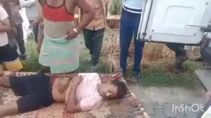 औरैया: फफूंद क्षेत्र के गडरियन पुरवा गांव निवासी बाइक सवार युवक बिजली पोल से टकराकर घायल, 108 एंबुलेंस ने कराया भर्ती