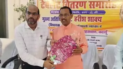सहसवान: राजकीय पॉलिटेक्निक कॉलेज सहसवान में बिल्सी विधायक के नेतृत्व में टेबलेट वितरण समारोह का आयोजन हुआ