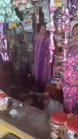మారేడుమిల్లి మండలంలో పర్యాటకులకు స్థానిక గిరిజనులకు మధ్య వివాదం, మద్యం తాగి గొడవకు దిగుతున్నారని గిరిజనుల ఆరోపణ