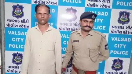 વલસાડ: વિદેશમાં વિઝા અપાવાના બહાને સાયબર ક્રાઇમ કરનાર સીટી પોલીસની ટીમએ આરોપીને દમણથી ઝડપી લાવી