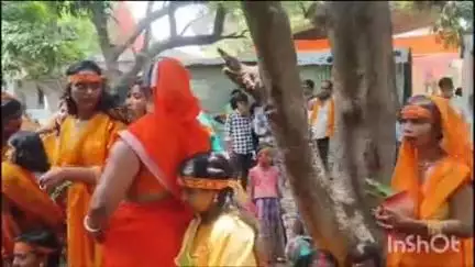 मढ़ौरा: माधोपुर देवी स्थान पर अखंड अष्टयाम के लिए निकाली गई भव्य कलश शोभा यात्रा