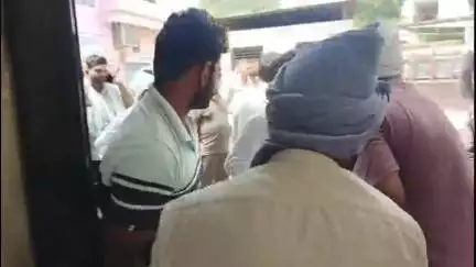 सरदारशहर: उडसर के पास ट्रक के पीछे से टकराई कैंपर, हादसे में 24 वर्षीय युवक की मौत व एक व्यक्ति हुआ घायल