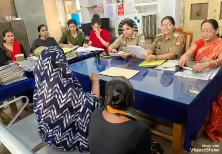 मिर्ज़ापुर: प्रोजेक्ट मिलन के तहत काउंसलिंग कर परिवार परामर्श केंद्र पुलिस लाइन की टीम ने आठ बिछड़े दंपतियों को मिलाया