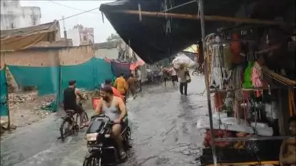 Corruption का लीकेज  पानी-पानी शहर  भ्रष्टाचार' के Project..  अमरोहा की जनता त्रस्त