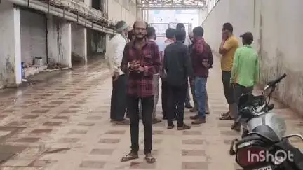 विदिशा नगर: सोराई रोड स्थित राजीव आवास निवासी एक युवती ने फांसी लगाकर की आत्महत्या