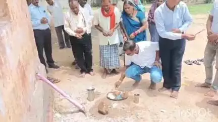 करतला: ग्राम छाता पाठ में माध्यमिक शाला भवन निर्माण के लिए किया गया भूमिपूजन