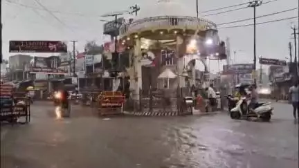 मुज़फ्फरनगर: मानसून की पहली बारिश ने खोल दी नगर पालिका की पोल,सड़के तालाब में हुई तब्दील,नगर पालिका ने लाखों किये खर्च #jansamasya