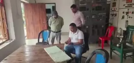 पूर्णिया पूर्व: बिजली विभाग के अधिकारी ने 33/11 केवी पीएसएस मीरगंज का किया निरीक्षण