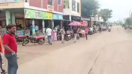 बड़वानी: नागलवाड़ी में पागल कुत्तों का आतंक, 7 लोग घायल, बड़वानी जिला अस्पताल में भर्ती
