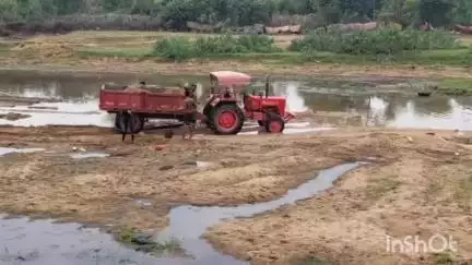 कटघोरा: प्रतिबंधित अवधि में भी अहिरन नदी का सीना चीरकर अवैध रेत उत्खनन, खनिज विभाग की निष्क्रियता से रेत माफियाओं के हौसले बुलंद