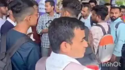 सिरोही: सिरोही बस स्टेंड पर प्राध्यापक भर्ती परीक्षा के लिए बस नहीं होने से विद्यार्थियों का गुस्सा फूटा