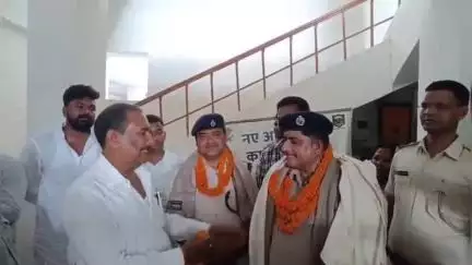 जोगापट्टी: थाना परिसर में विदाई समारोह आयोजित, पूर्व योगापट्टी थानाध्यक्ष को दी गई विदाई