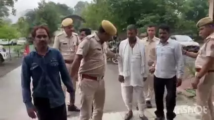 प्रतापगढ़: प्रतापगढ़ में होटल व्यवसायी अजय सिंह उर्फ कदम सिंह राजपूत की आत्महत्या के मामले में पुलिस ने 4 सूदखोरों को किया गिरफ्तार