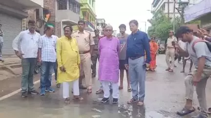 ঘাটাল: ঘাটালের বন্যা পরিস্থিতি খতিয়ে দেখতে এলেন রাজ্যের সেচ ও জলসম্পদ মন্ত্রী মানস ভূঁইয়া