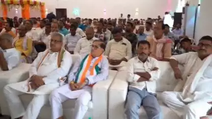 अरेराज: अरेराज के लौरिया में स्थित एक निजी होटल में कांग्रेस कार्यकर्ताओं के लिए एकदिवसीय प्रशिक्षण का आयोजन हुआ
