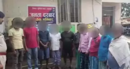 पूर्णिया पूर्व: पूर्णिया SP के आदेशानुसार जिले के सभी थानों पर थानाध्यक्ष द्वारा गुंडा परेड का आयोजन किया गया