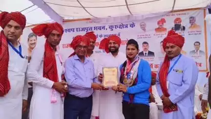 थानेसर: कश्यप राजपूत भवन के स्थापना दिवस पर MLA रामकुमार कश्यप और गौरव बेदी वार्षिक सम्मान समारोह में पहुंचे