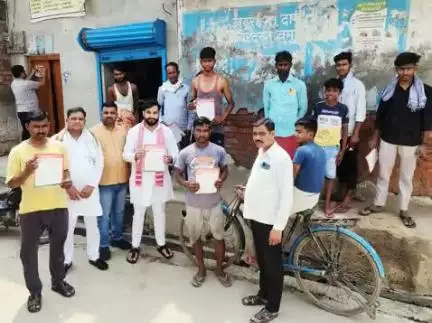27 जनवरी 2025 से प्रतिदिन गांव गांव व घर-घर जाकर की पीडीए पर मीटिंग व पीडीए पर चर्चा

आज दिनाँक 22 जून को 136 ददरौल विधानसभा के ग्राम पंचायत~  रामापुर नानकारी व ग्राम पंचायत सिमराही और ग्राम पंचायत हेतमपुर व   ग्राम पंचायत राजऔ में क्षत्र