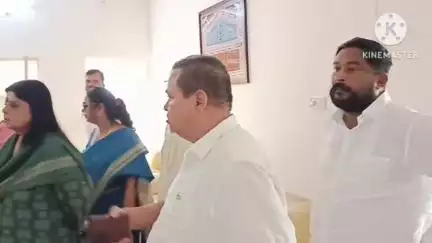 ଫୁଲବାଣୀ ସହର: ନାବାଳିକା ଗଣଦୁଷ୍କର୍ମ ଓ ହତ୍ୟା ଘଟଣା, ଫୁଲବାଣୀ ଠାରେ ପୀଡ଼ିତା ପରିବାରକୁ ଭେଟିଲେ AICC ସଦସ୍ୟ