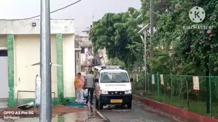 साहिबगंज: साहिबगंज दानापुर इंटरसिटी एक्सप्रेस से घायल युवक की मौत, छोटी दौलतपुर से सदर अस्पताल पहुंचे परिजन