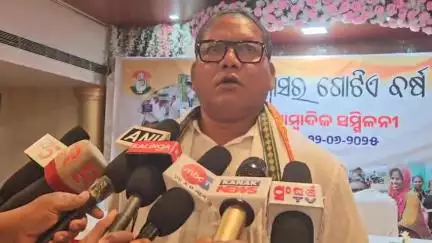 ରାୟଗଡା: ସ୍ଥାନୀୟ ତେଜସ୍ୱୀ ହୋଟେଲ ପରିସରରେ ରାୟଗଡା ବିଧାୟକଙ୍କ ସାମ୍ବାଦିକ ସମ୍ମିଳନୀ