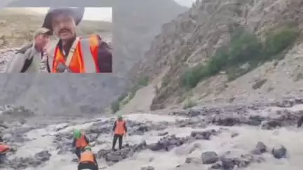 मोरंग: चारंग रांगरिक में बाढ़ के पानी के बहाव के रुख को मोड़ने में होमगार्ड जवानों ने पाई सफलता