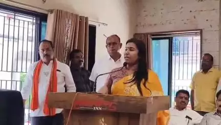हिंगोली: हॉटेल गणेश इन येथे भाजप संघटनात्मक कार्यक्रमास सार्वजनिक आरोग्य व कुटुंब कल्याण राज्यमंत्री मेघना बोर्डीकरांची उपस्थिती