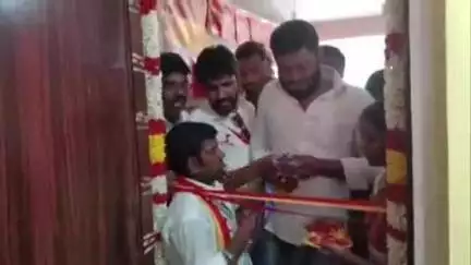 குன்னூர்: தமிழக வெற்றிக் கழகம் சார்பில் குன்னூர் பகுதியில்  3000க்கு மேற்பட்டோருக்கு அன்னதானம்