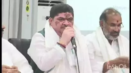 కరీంనగర్: ఉమ్మడి జిల్లా రివ్యూ మీటింగ్ లో విద్యాధికారులపై అసహనం వ్యక్తం చేసిన మంత్రి పొన్నం ప్రభాకర్