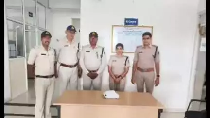 छिंदवाड़ा नगर: धर्म टेकरी पुलिस चौकी ने एक व्यक्ति को गांजे के साथ पकड़ा, ₹5000 का गांजा बरामद