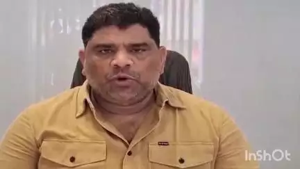 कुडाळ: सा. बां. विभागाला स्‍वत:च्‍याच कामावर विश्‍वास राहिलेला नाही : माजी आ. वैभव नाईक