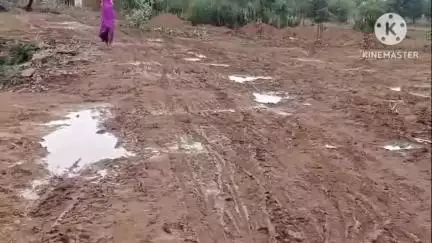 शाहनगर: शाहनगर जनपद की मलघन पंचायत के चौधरी मोहल्ले में बुनियादी सुविधाओं का टोटा — ग्रामीणों ने जताई नाराजगी
#jansamasya