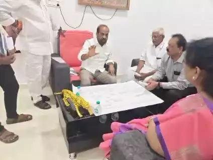 ధర్మవరం డివిజన్ అధికారులతో మంత్రి సత్య కుమార్యాదవ్ సమావేశం.
