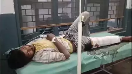 हसनपुर: उझारी के पास तेज रफ्तार 2 बाइकों में हुई भिड़ंत, एक बाइक सवार हुआ घायल