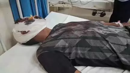 चूरू: एनएच-52 हड़ियाल पुलिया के पास हादसे में दूधवाखारा के 2 व्यक्ति गंभीर घायल, जिला अस्पताल में इलाज जारी