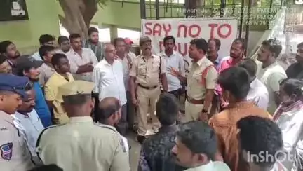ఎంజీఎం హాస్పిటల్ లో మత్తు పదార్థాలపై అవగాహన కల్పించిన మట్టేవాడ ఇన్స్పెక్టర్ గోపి