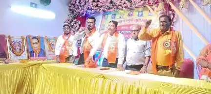 बलिया: कदम चौराहा स्थित लॉज में नंदवंशी प्रतिभा सम्मान समारोह में मेधावी छात्रों को किया गया सम्मानित