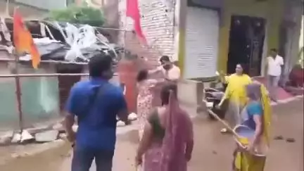 कोलारस: शिवपुरी कोर्ट का आदेश लेकर युवक पहुंचा अपना प्लॉट खाली कराने