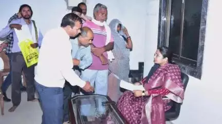 बिरसिंहपुर: रैगांव कार्यालय में राज्यमंत्री ने सुनीं आमजन की समस्याएं, अधिकारियों को दिए समाधान के निर्देश