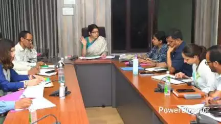 नैनीताल: जनपद नैनीताल में आगामी त्रिस्तरीय पंचायत सामान्य निर्वाचन 2025 की तैयारियों के दृष्टिगत जिला निर्वाचन अधिकारी ने की बैठक