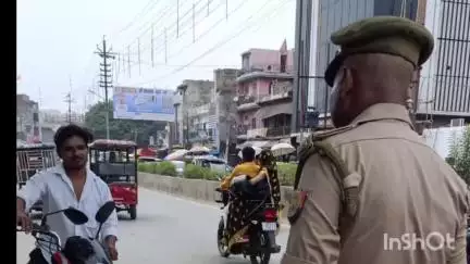 एटा: यातायात पुलिस ने नियमों का उल्लंघन करने वाले वाहनों के खिलाफ की बड़ी कार्रवाई, 136 वाहनों के काटे चालान