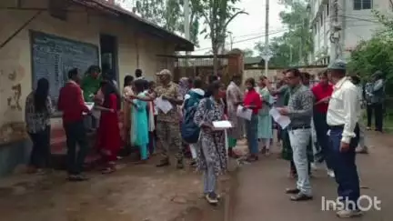 जगदलपुर: महिला होमगार्ड भर्ती परीक्षा में बदइंतजामी का सामना, दूधमुहे बच्चों और परिजनों के साथ उम्मीदवार भटकती रहीं