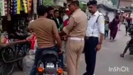 कासगंज: जिले में यातायात पुलिस ने चलाया विशेष वाहन चेकिंग अभियान, एक वाहन किया ज़ब्त व 170 वाहनों के काटे चालान
