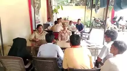 लखीमपुर: महिला थाने में परिवार परामर्श केंद्र ने 09 जोड़ों को मिलाया, 06 को दिया गया सोचने का समय: थाना प्रभारी ने दी जानकारी
