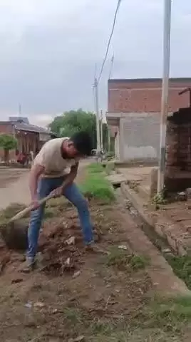 gaon ke nivashi khud hi kaam karte hue. Jimmedar nagric



#maniyamau
