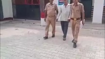 कासगंज: गंजडुंडवारा कोतवाली पुलिस ने नुकसान पहुंचाने और गाली-गलौज के मामले में वारंटी अभियुक्त को किया गिरफ्तार